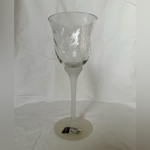 Crystal Clear Industries Valerie Frosted Optical Flared Wine Glas - Picture 6 of 6